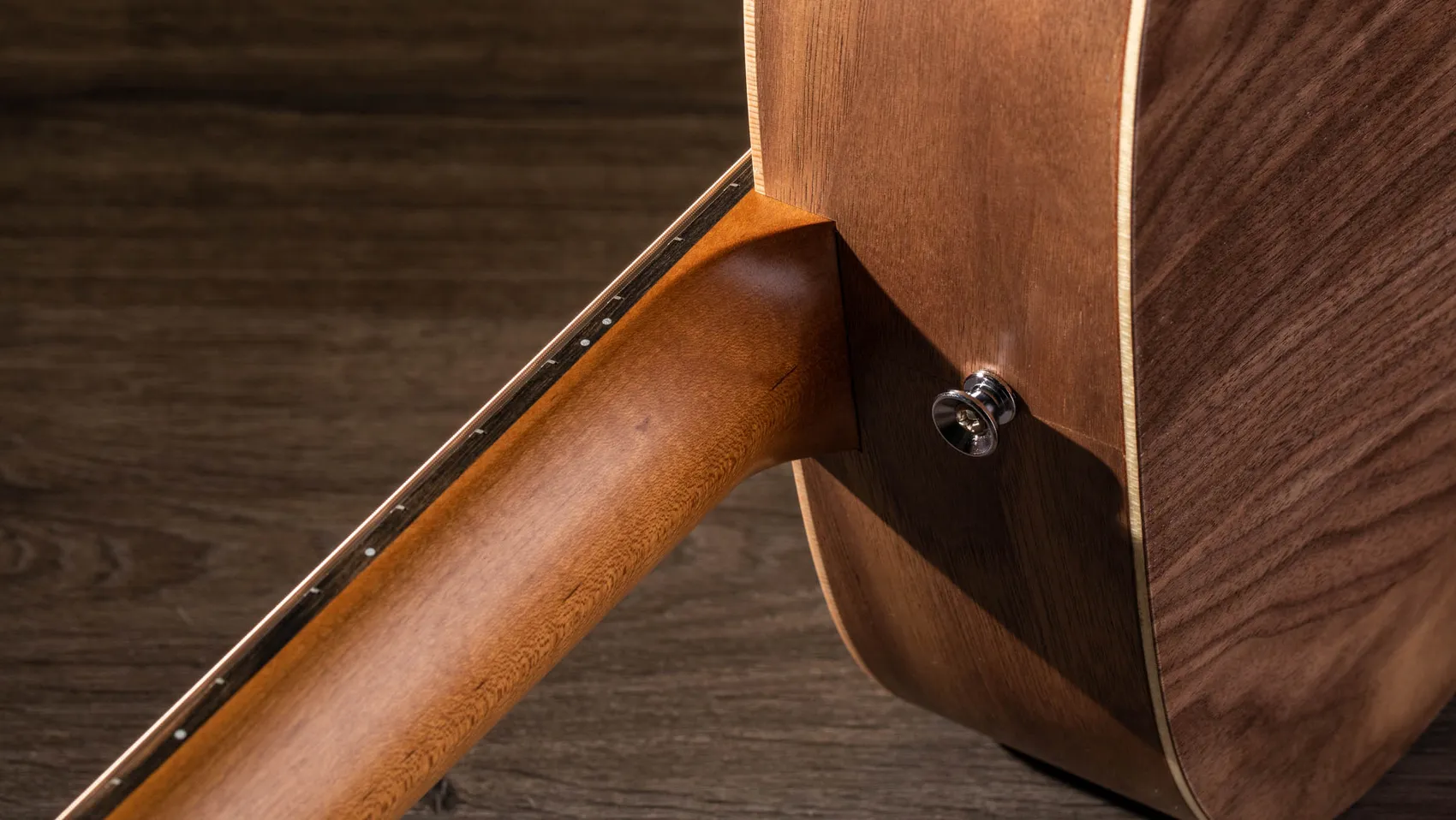 Big Baby TaylorLayered Walnutアコースティック ギター | Taylor Guitars