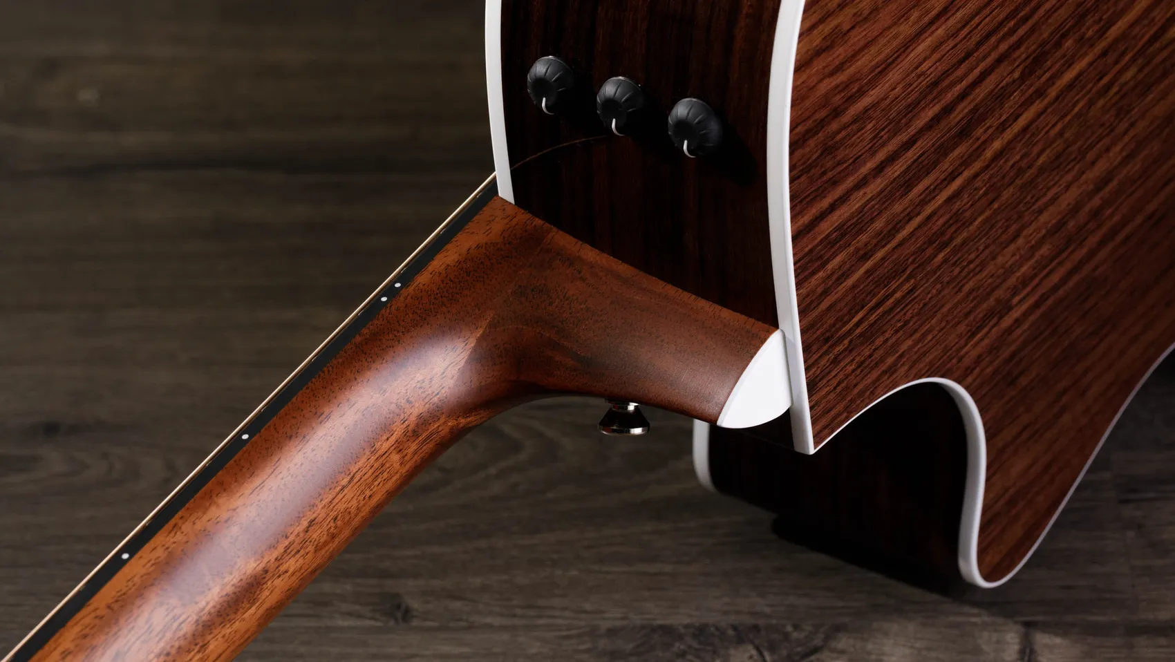 414ceIndian Rosewoodアコースティックエレクトリックギター | Taylor