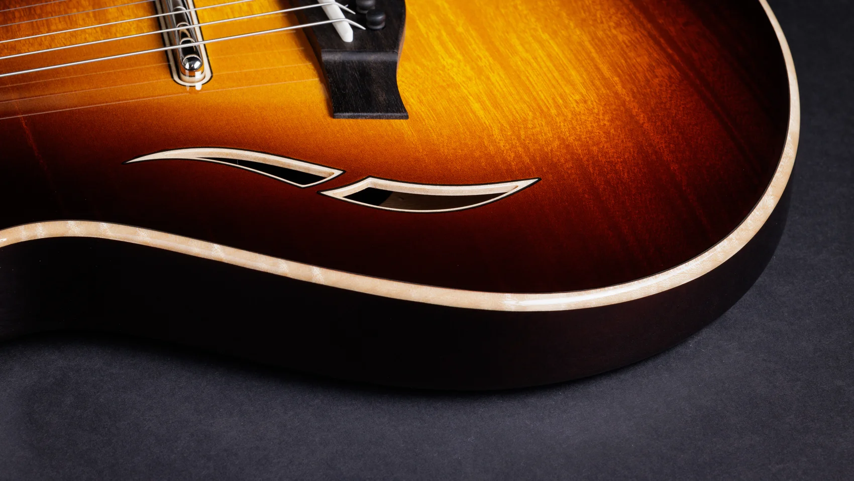 T5z Pro シャメル アッシュ アコースティックギター | Taylor Guitars