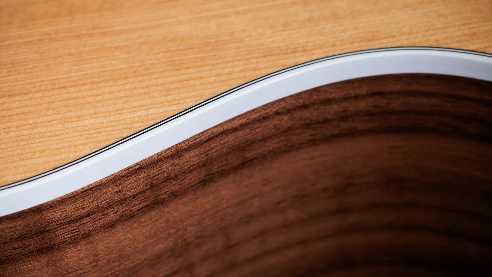 214ceLayered Walnutアコースティックエレクトリックギター | Taylor