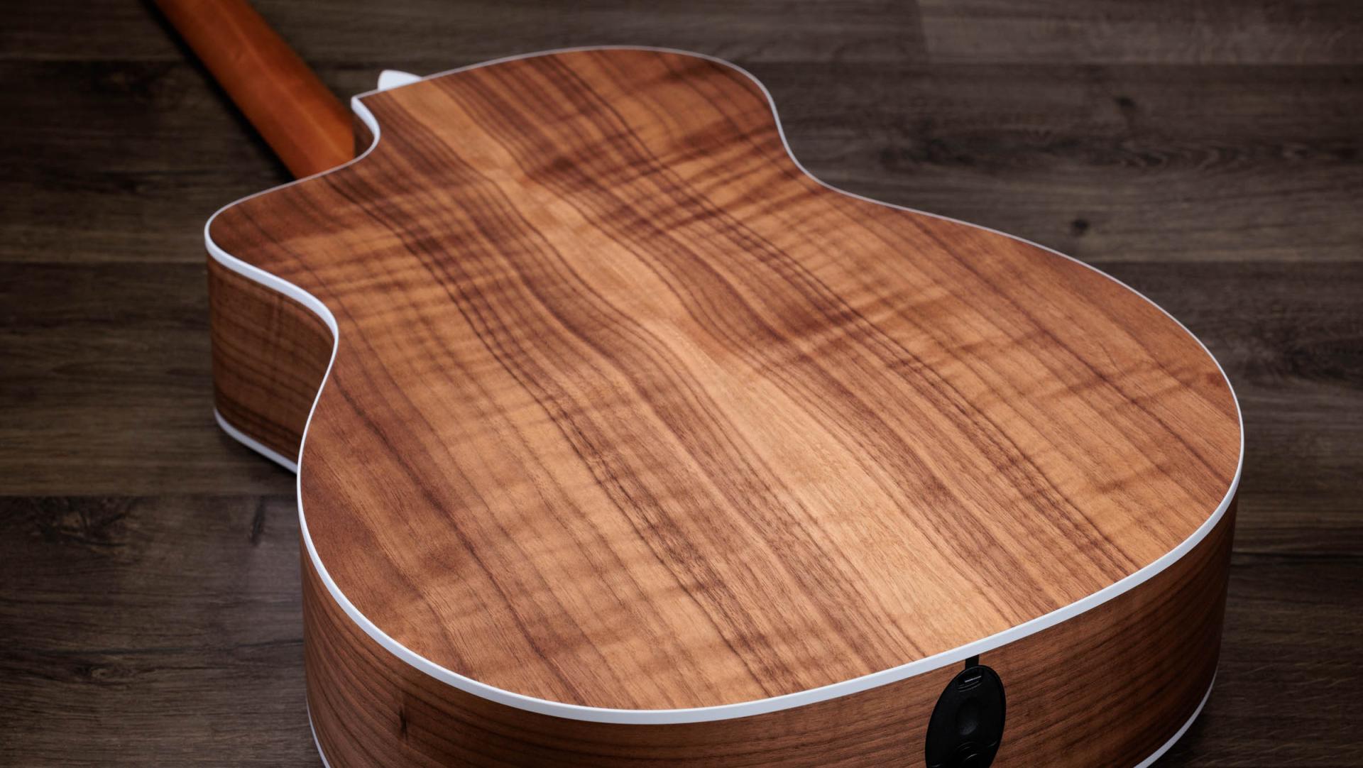 Taylor-214ce-2209073120-