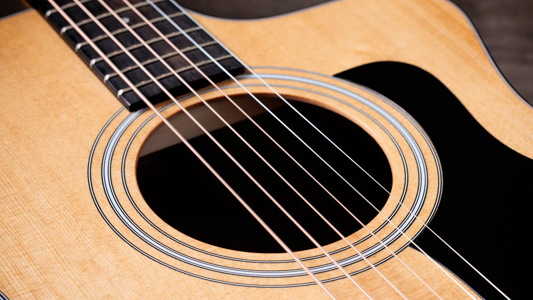 114ce サペリ アコースティック エレクトリック ギター | Taylor Guitars