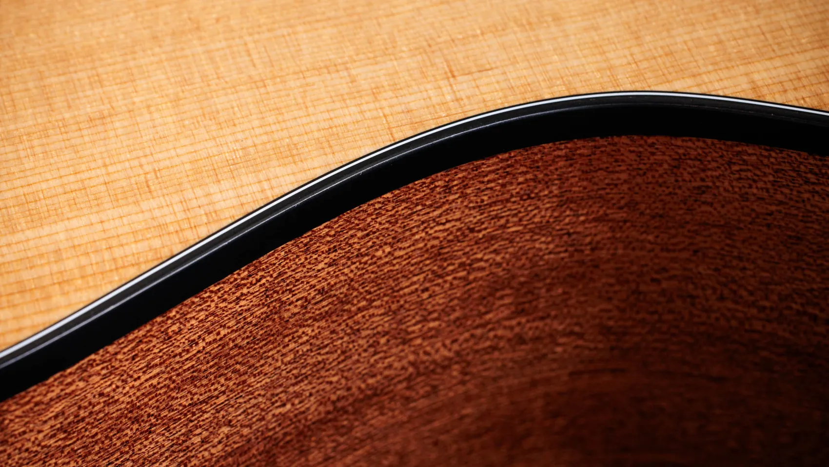 114ceSapeleアコースティック エレクトリック ギター | Taylor Guitars