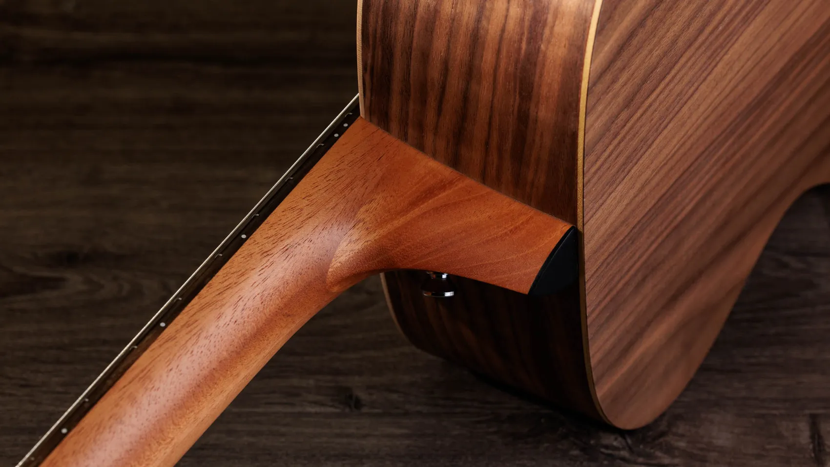 Academy 12e-NWalnutアコースティック エレクトリック ギター | Taylor