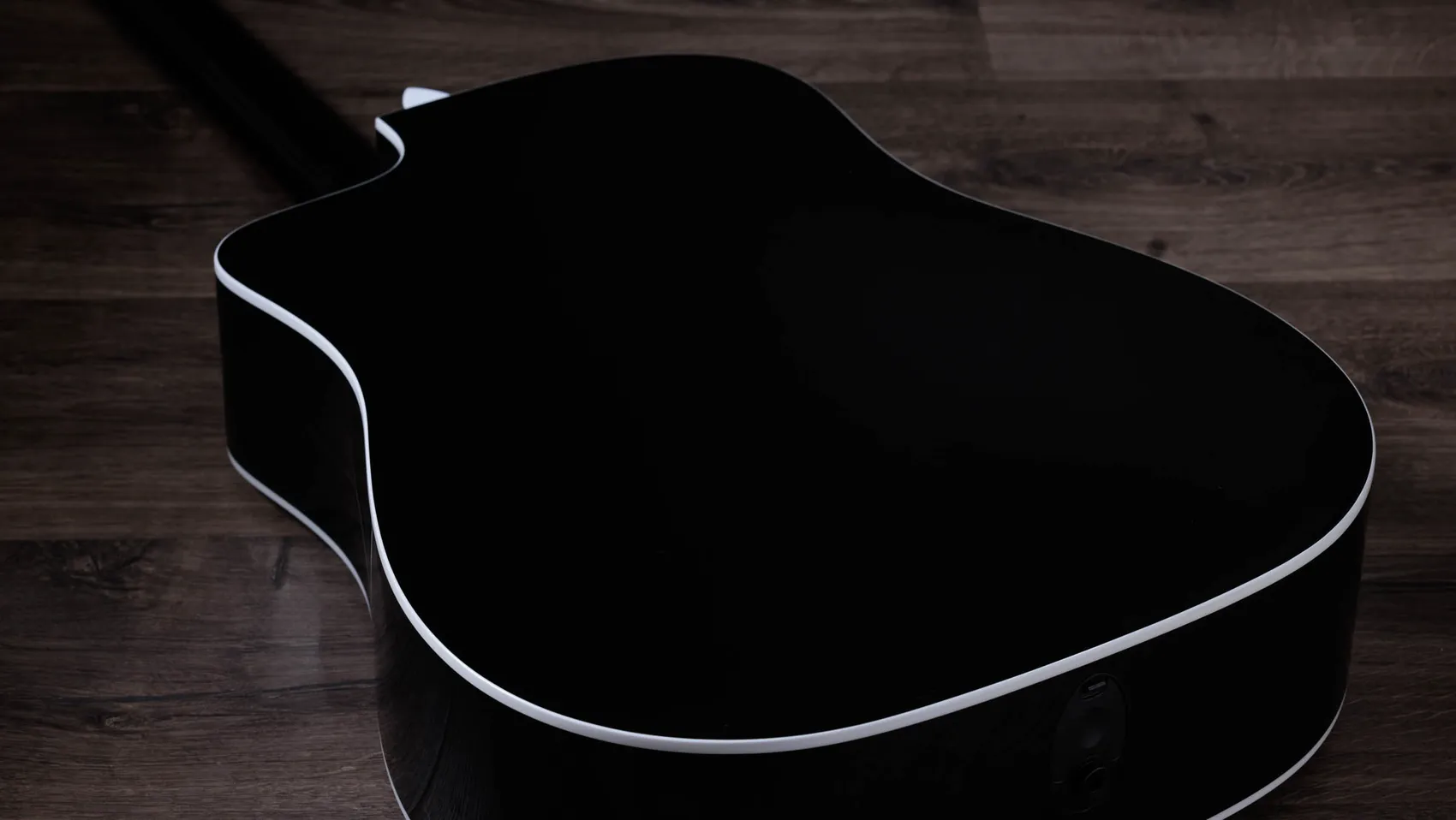 250ce-BLK PlusBig Leaf Mapleアコースティックエレクトリックギター