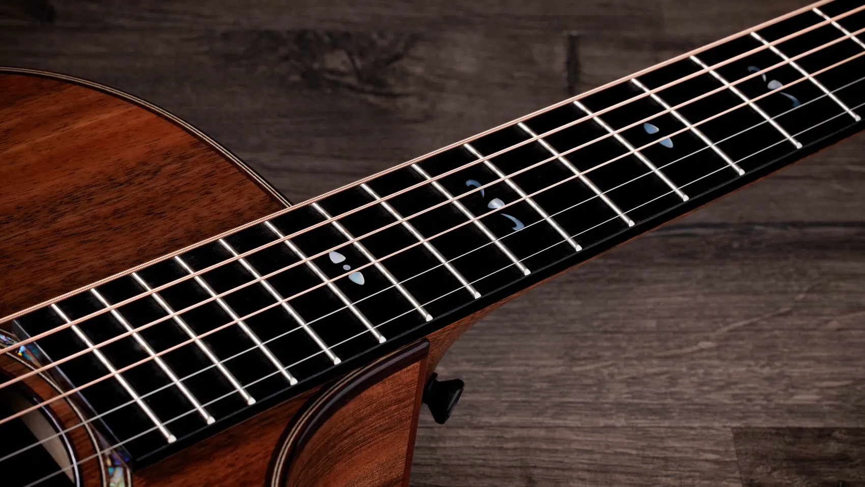 722ceHawaiian Koaアコースティック エレクトリック ギター | Taylor