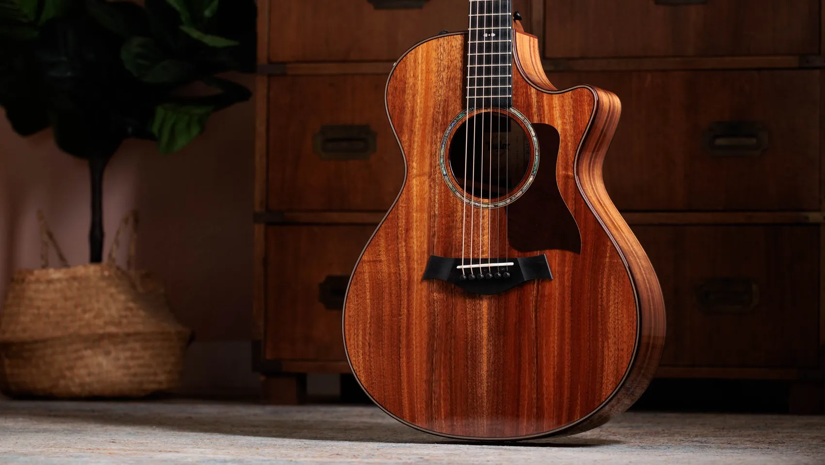 722ceHawaiian Koaアコースティック エレクトリック ギター | Taylor