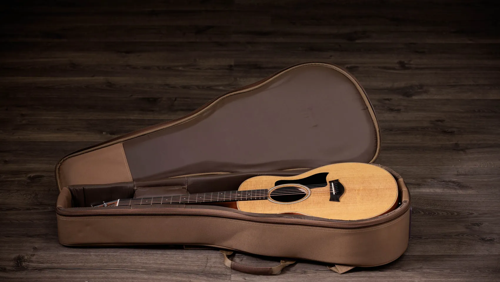 GS MiniLayered Sapeleアコースティック ギター | Taylor Guitars