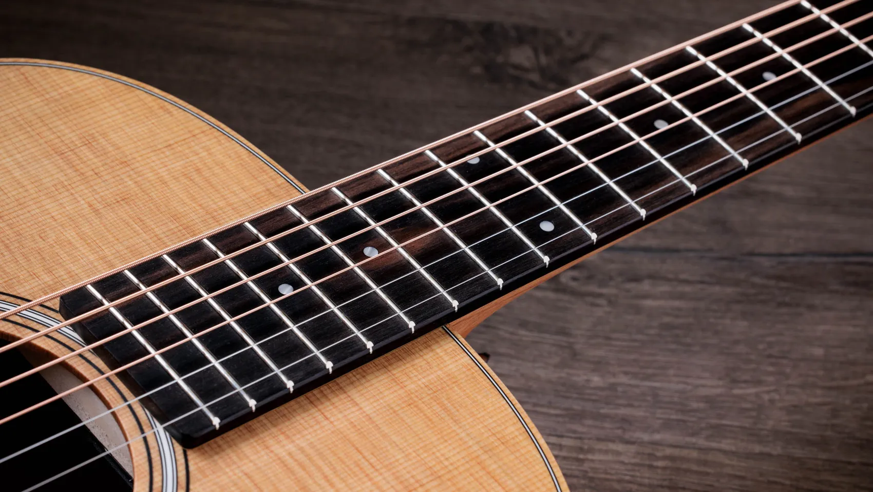 GS Mini レイヤード・サペリ アコースティックギター (2024) | Taylor