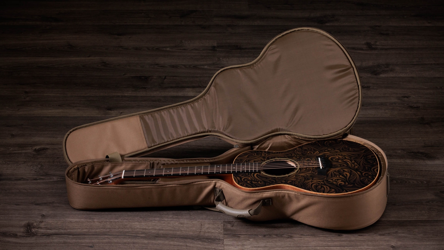 Taylor LTD GS Mini−e QSP 限定品　21年製 Taylor GS Mini-e QS LTD Quilted Sapele Acoustic Electric