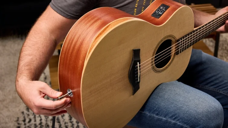 Academy Series アコースティックギター | Taylor Guitars