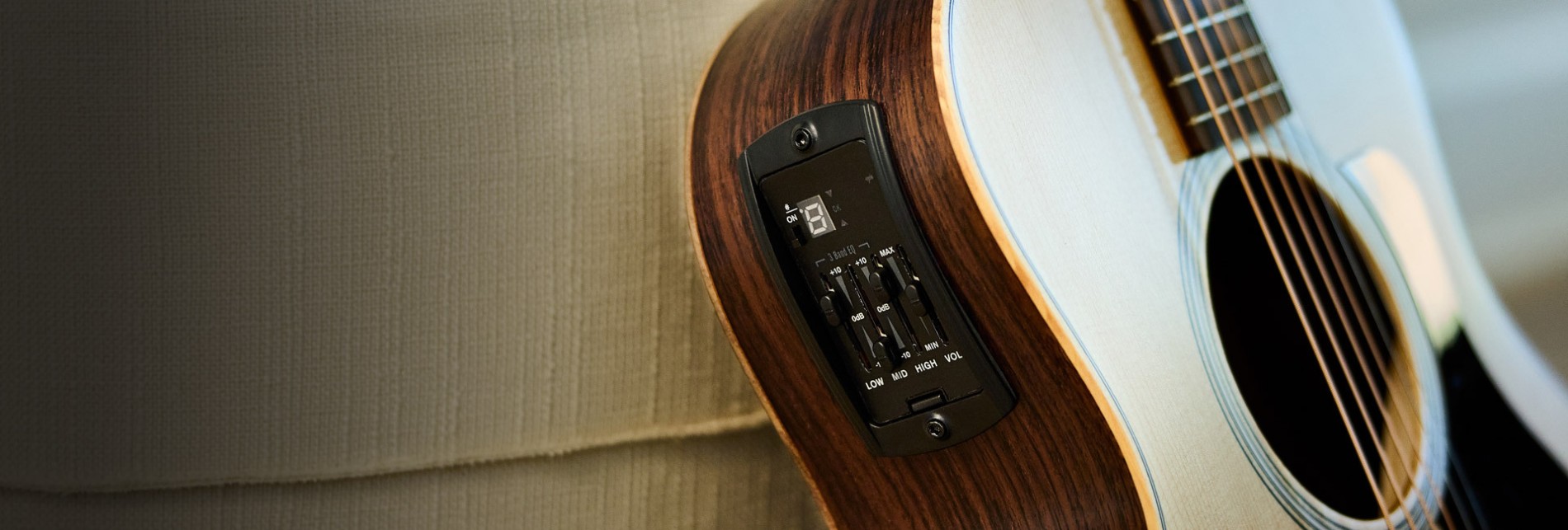 ES-B | Taylor Guitars