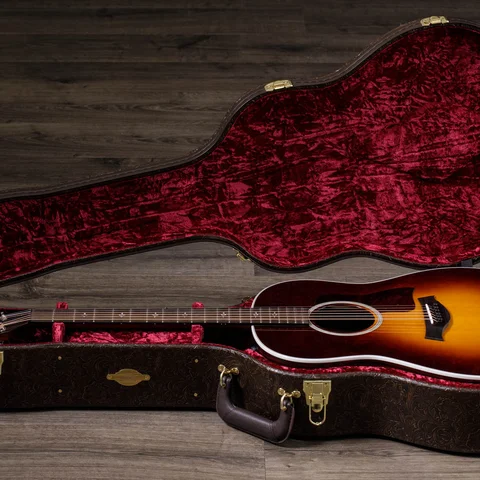 焙焼Spruce | トップウッズ | Taylor Guitars