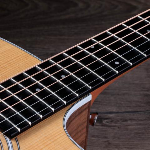 アコースティックギター | Taylor Guitars