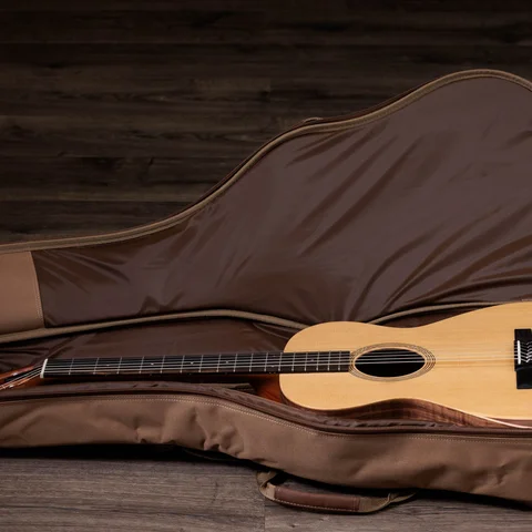 Academy Series アコースティックギター | Taylor Guitars