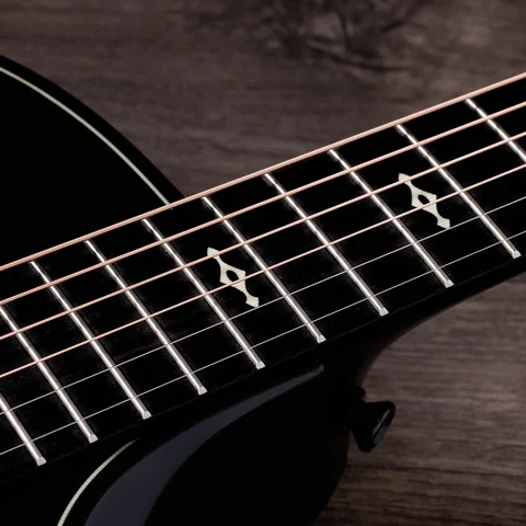 300 Series アコースティックギター | Taylor Guitars