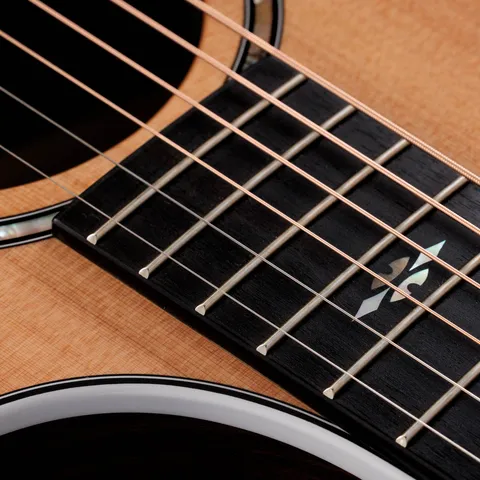 700 Series アコースティックギター | Taylor Guitars