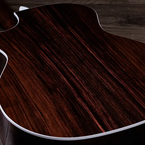 700 Series アコースティックギター | Taylor Guitars